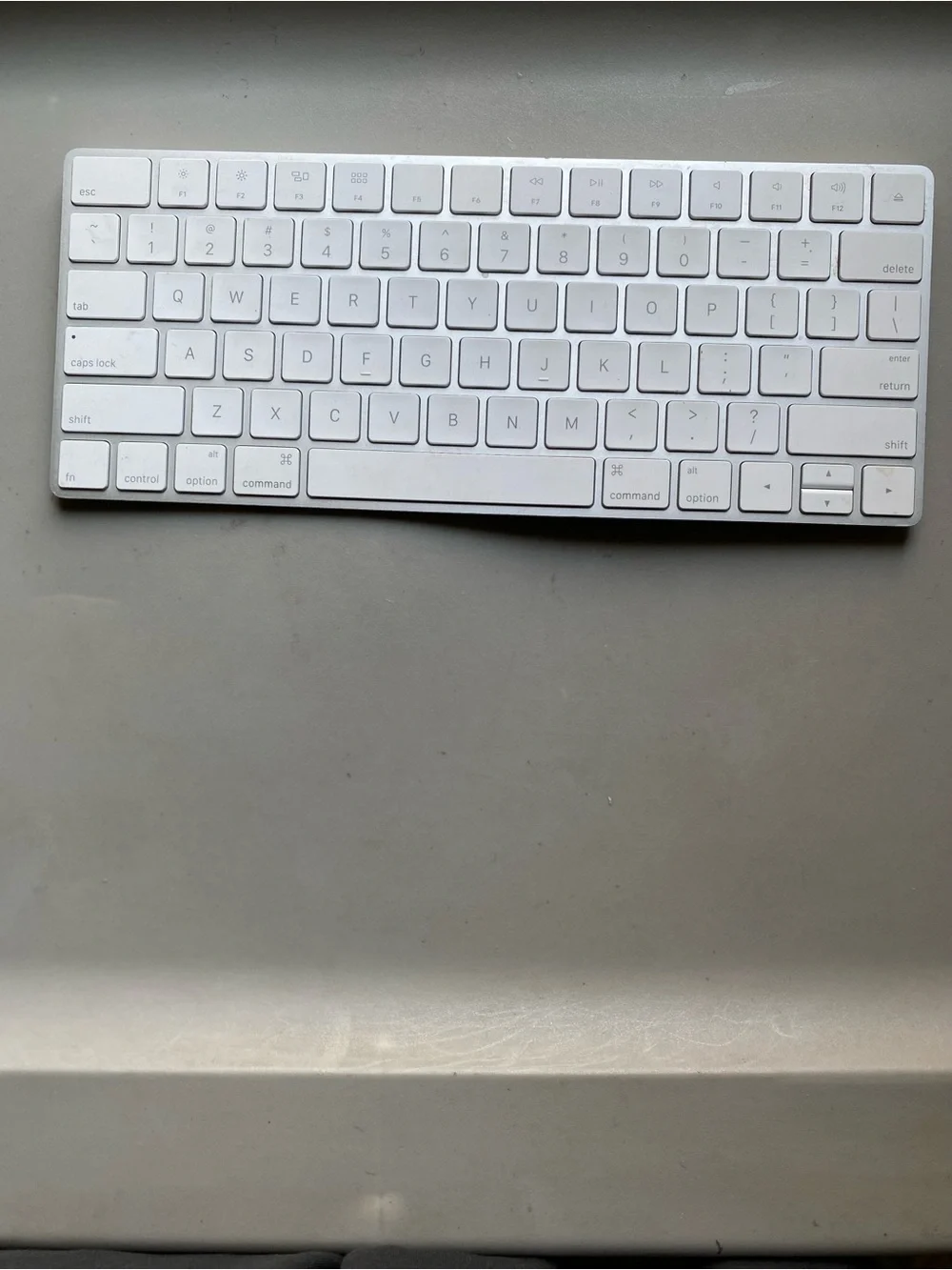 Apple keyboard A1644 (Read)